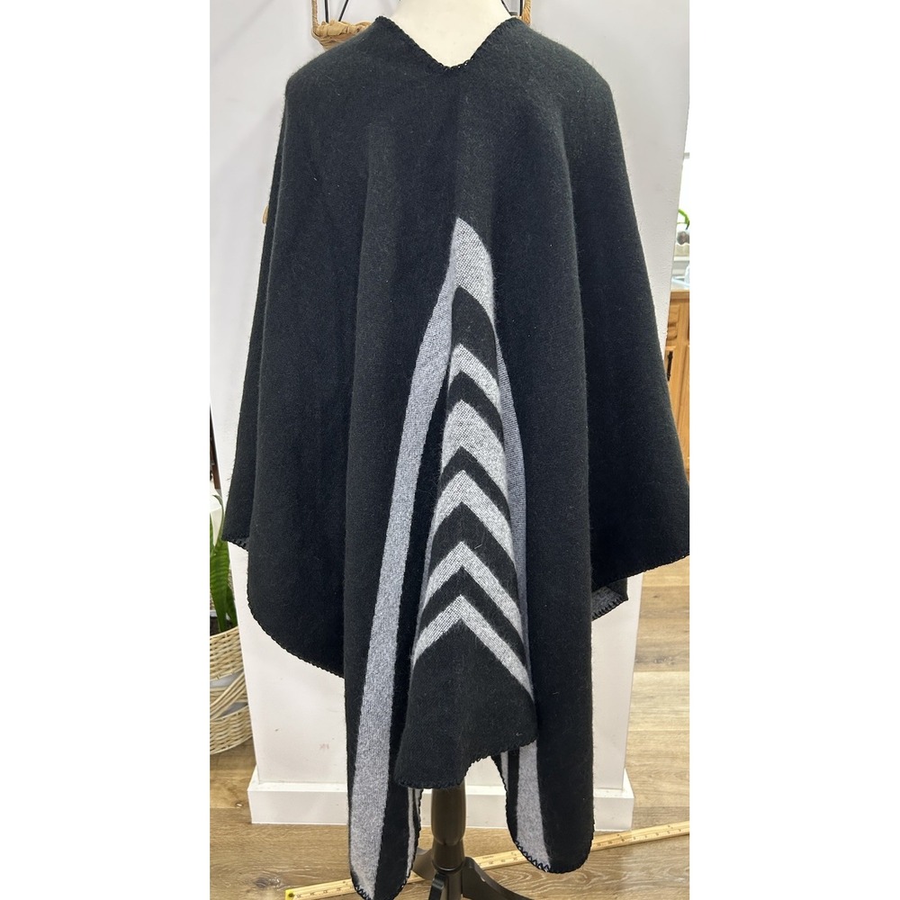 Soft Surroundings Poncho Wrap Whistler Cape Black Gray One Size Excellent - Picture 5 of 5